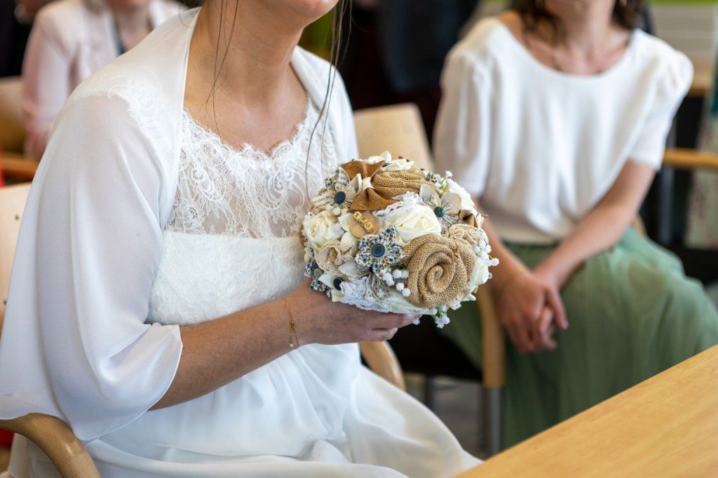 Bouquet de mariée champêtre ivoire et bleu
Bouquet de mariée personnalisé en tissu