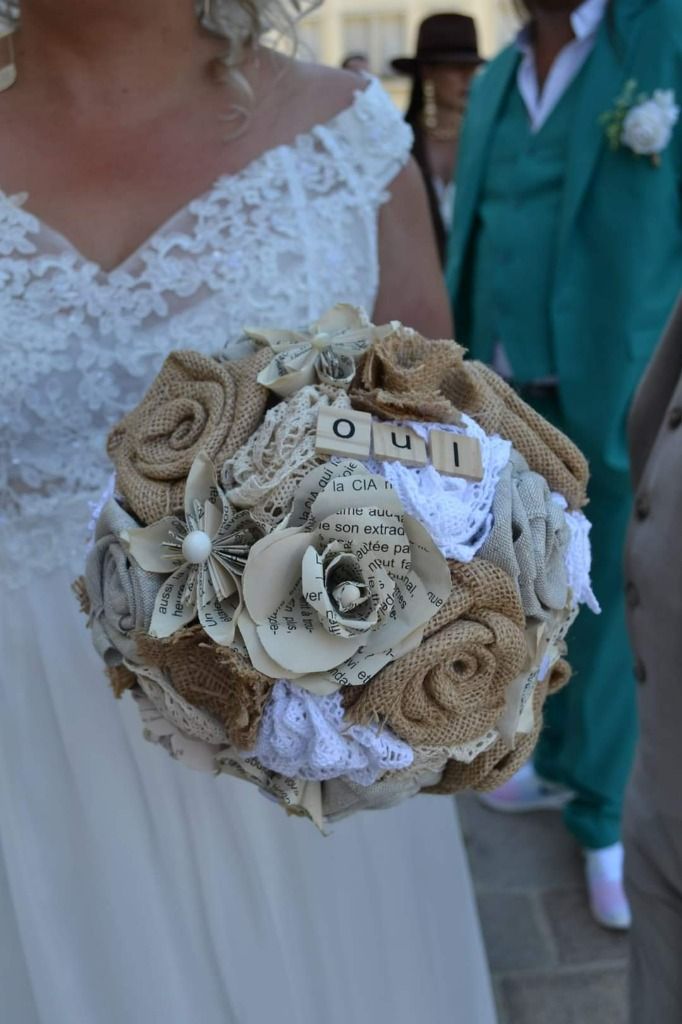 Bouquet de mariée champêtre origami et tissu
toile de jute
Bouquet de mariée sans fleurs
Création fleurs de mariée