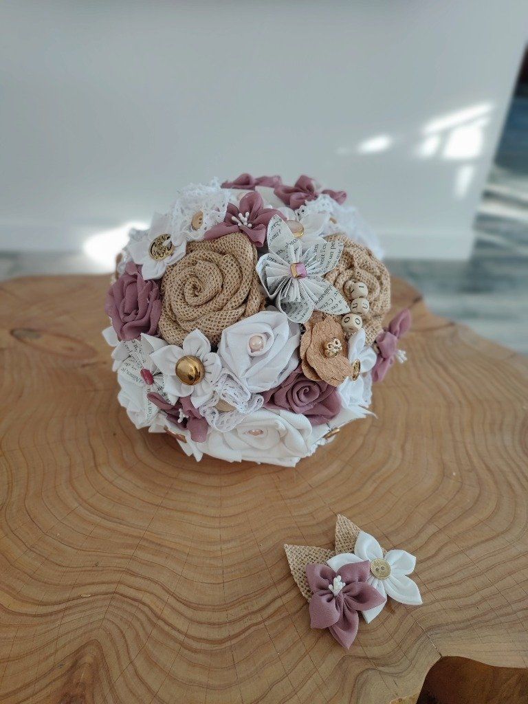 Un bouquet de mariée violet ! {Décoration Mariage} - Bouquets de mariée et  Boutonnières