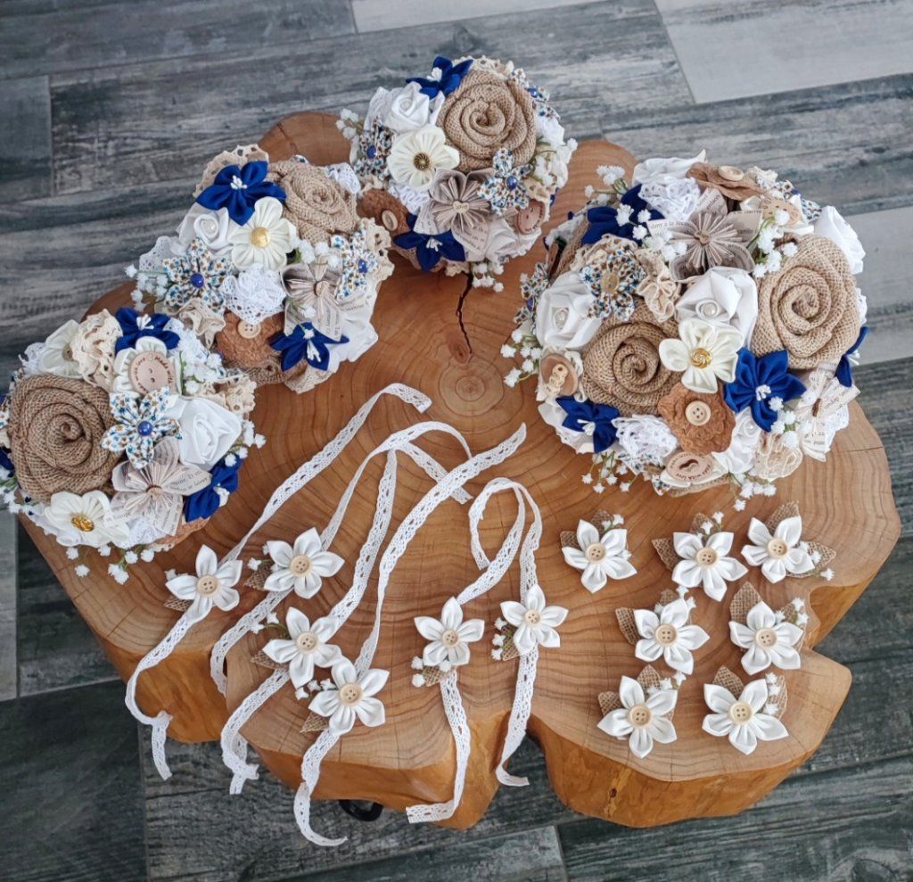 Bouquet de mariée champêtre bleu roi , bouquet demoiselle d'honneur, bracelets et boutonnières