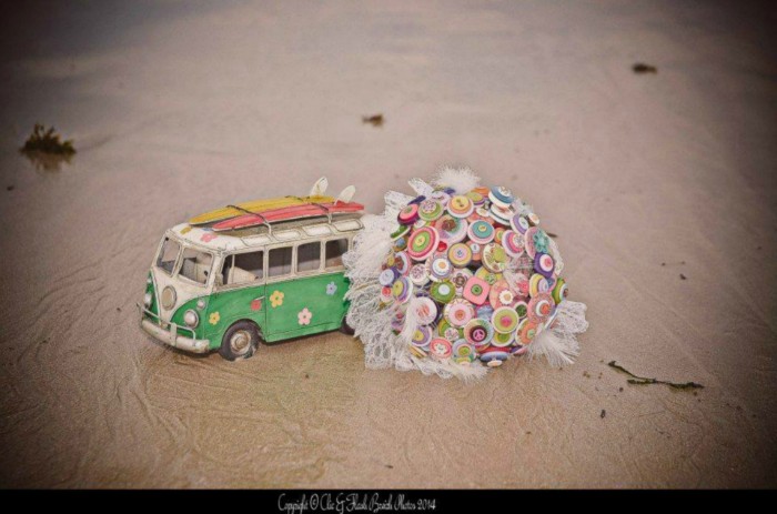 Bouquet de mariée en boutons mariage theme hippie
Bouquet de mariée sans fleurs
Création fleurs de mariée
