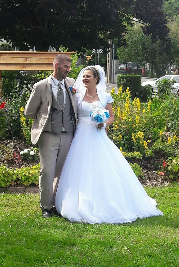 Bouquet de mariée turquoise et blanc
Bouquet de mariage accessoires
Bouquet de mariée original
Création fleurs de mariée