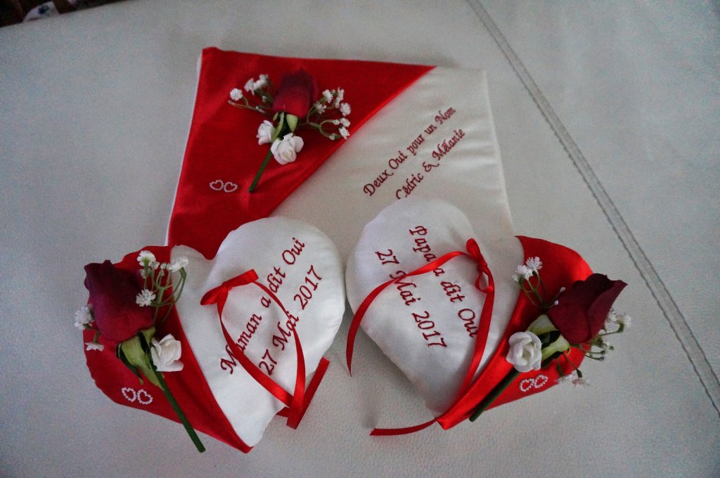 Duo de coussins d'alliance rouge et blanc, rose rouge
55€
Livre d'or en supplément ( voir catégorie livre d'or)