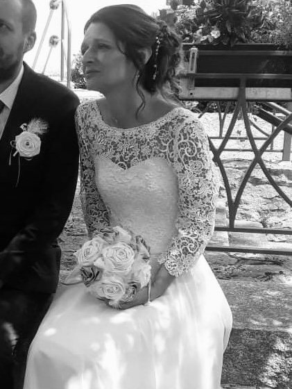 Bouquet de mariée fleur en tissu gris et blanc
Bouquet de mariée en tissu satin
Bouquet de mariage accessoires
Bouquet de mariée sans fleurs
Création fleurs de mariée