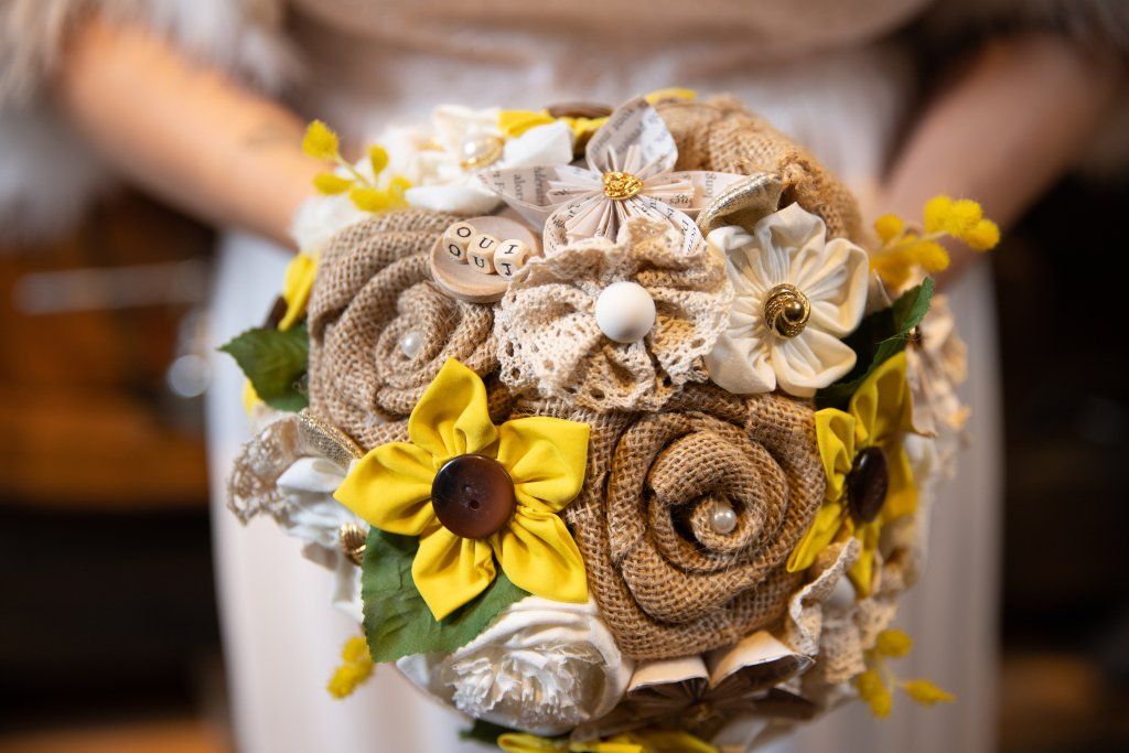 Bouquet de mariée fleur en tissu
bouquet de marié champêtre tournesol
Bouquet de mariée sans fleurs