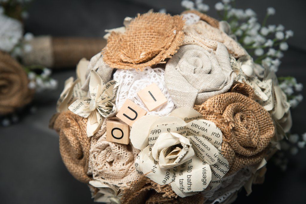 bouquet de mariée créatrice de fleur en tissu
Bouquet de mariée sans fleurs
Création fleurs de mariée