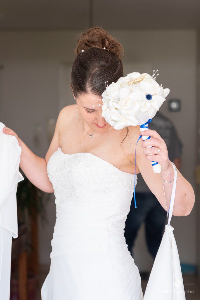 Bouquet de mariée tissu ivoire et bleu
Bouquet de mariage accessoires
Bouquet de mariée original satin ivoire et bleu