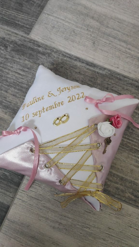 ref 14w
Porte alliance corset mariage rose poudré et doré
40€
