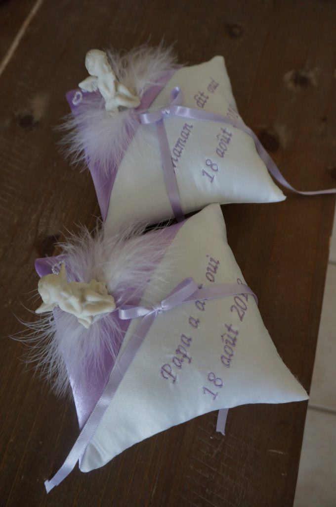 Ref 17S
Mini duo de coussin d'alliance parme 14x14cm
Porte alliance mariage violet parme
theme ange et plumes 52€